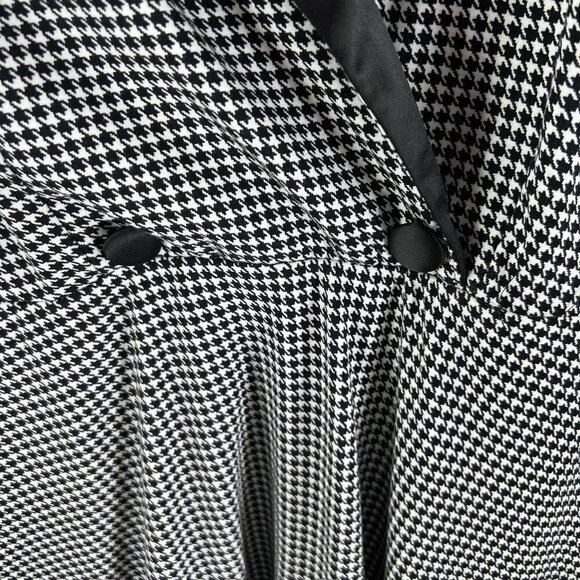 Torrid Womens Mini Stretch Satin Houndstooth Tuxedo Dress size 16 or 1X NWT - Picture 4 of 9